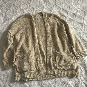 Aerie knit cream cardigan with side pockets
